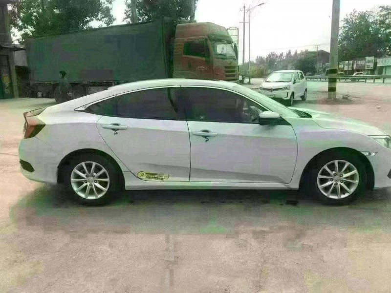 北京17年本田思域8