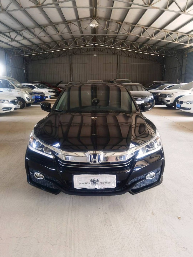 徐州17年本田雅阁1