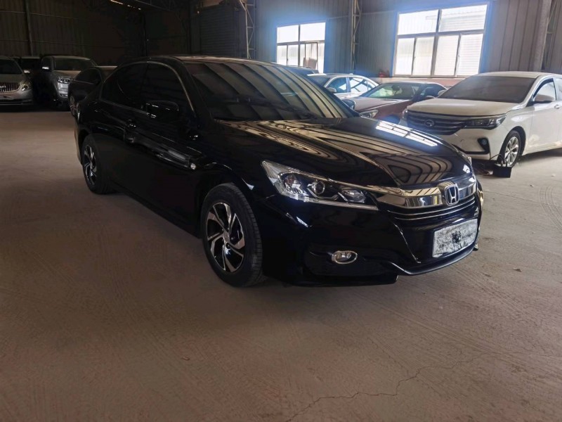 徐州17年本田雅阁2