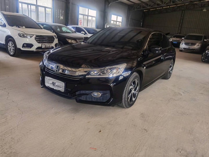 徐州17年本田雅阁3