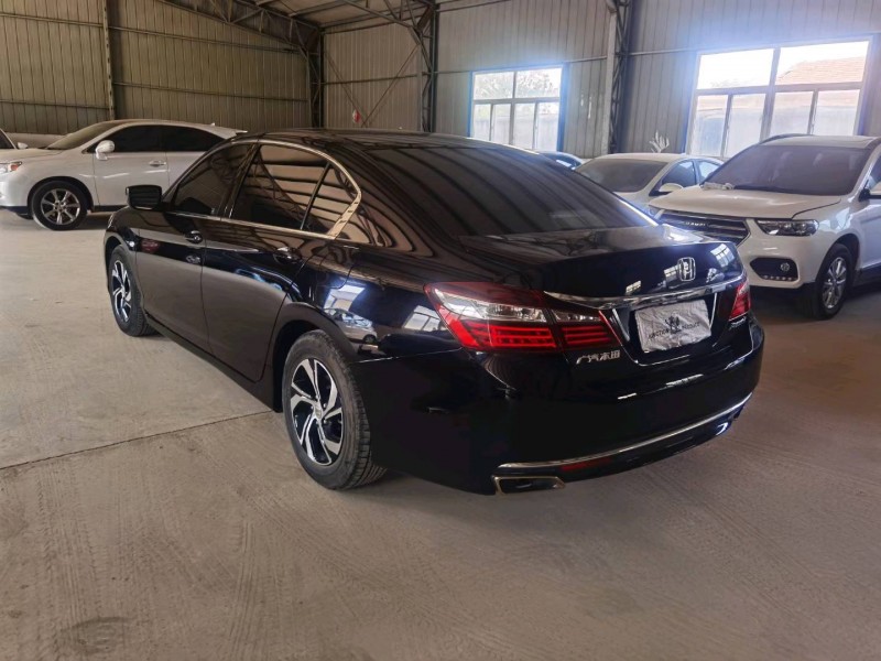 徐州17年本田雅阁6