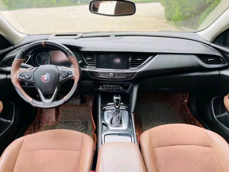 东营17年别克君威2