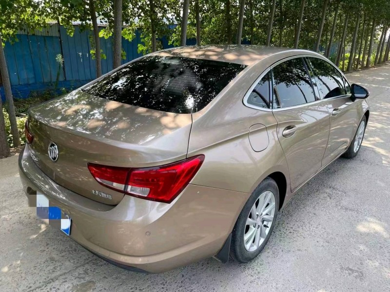 东营18年别克威朗4