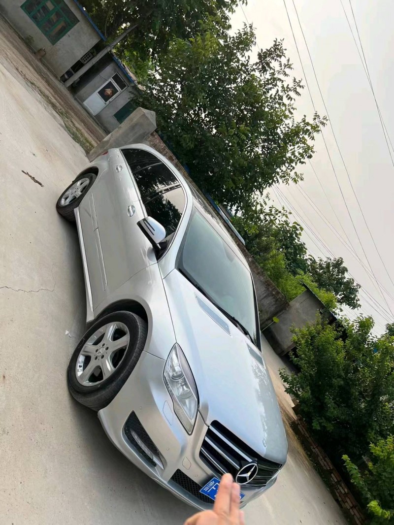 东营11年奔驰R7