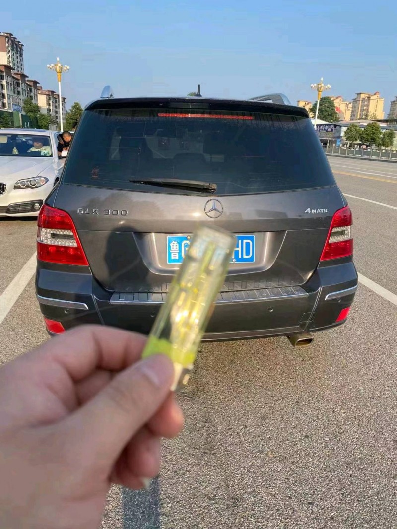 东营11年奔驰GLK7