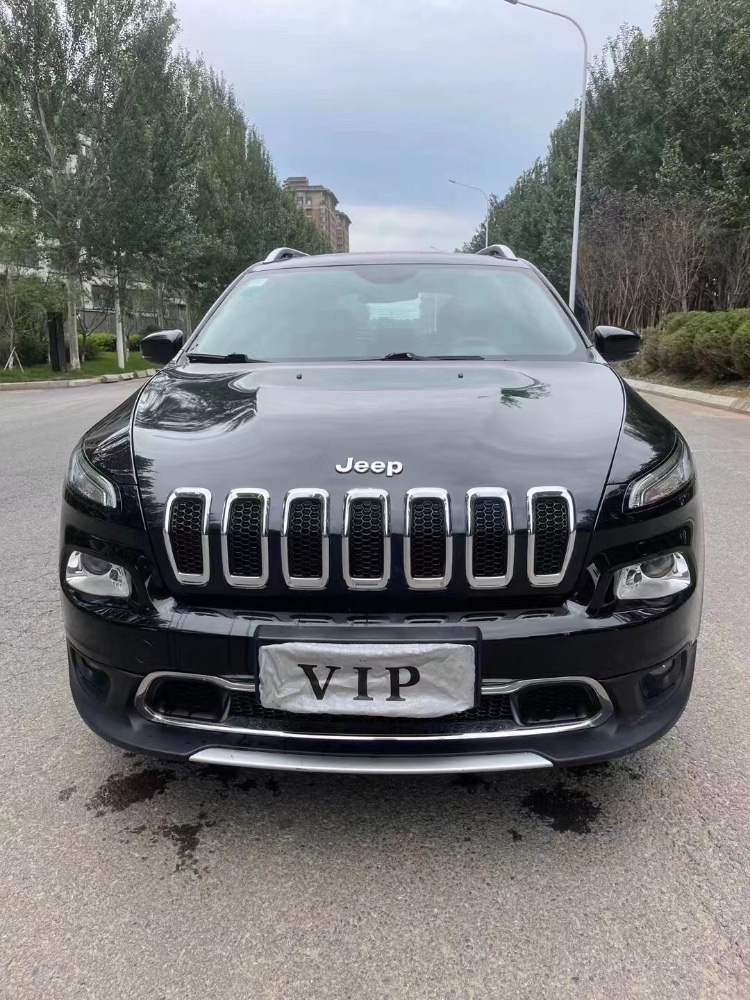 沈陽18年Jeep自由光1
