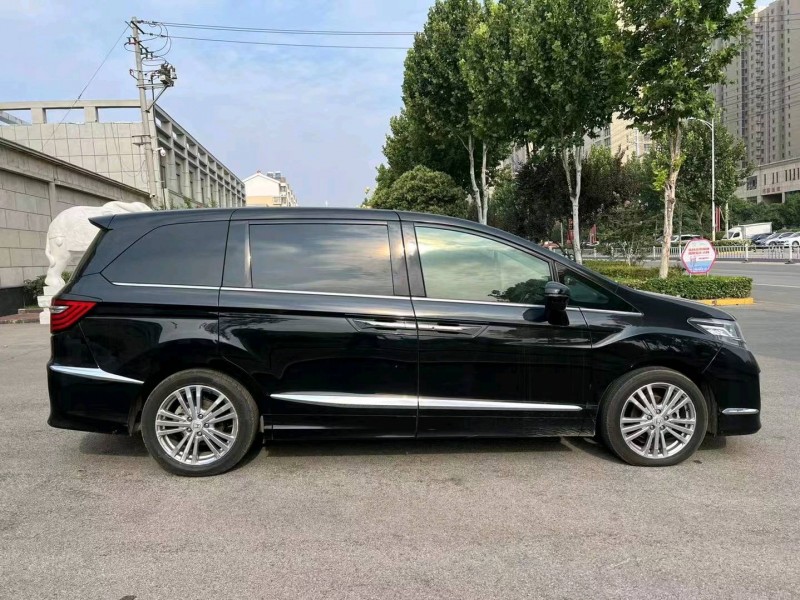 青岛16年本田艾力绅4