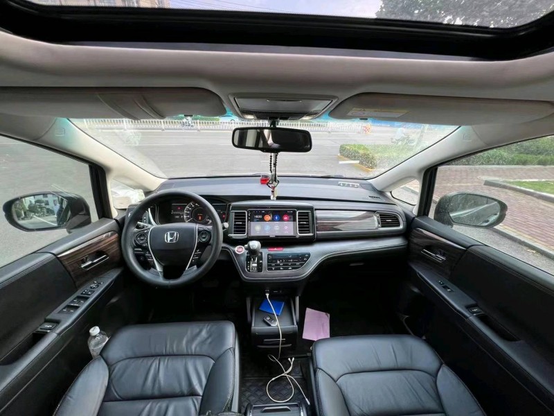 青岛16年本田艾力绅5