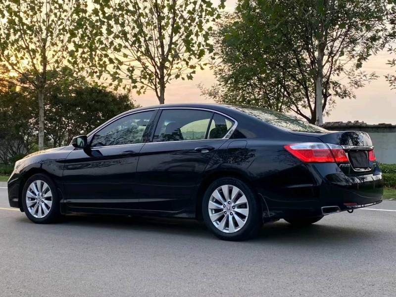 徐州14年本田雅阁8