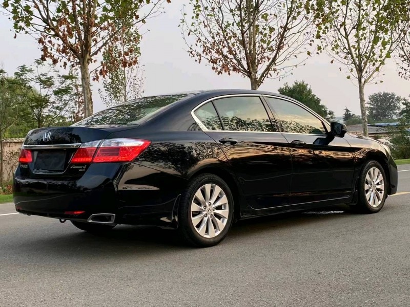 徐州14年本田雅阁7