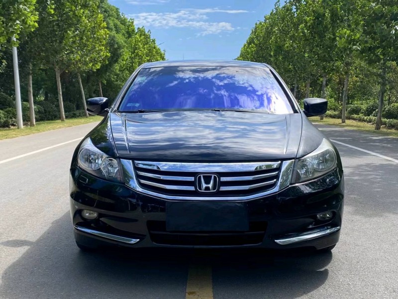 徐州13年本田雅阁1