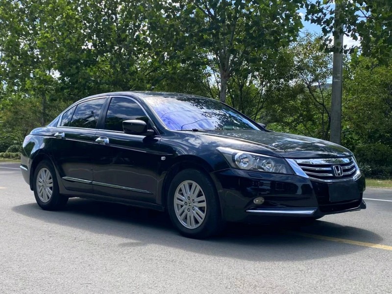 徐州13年本田雅阁2