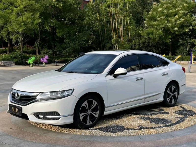 青岛16年本田思铂睿2