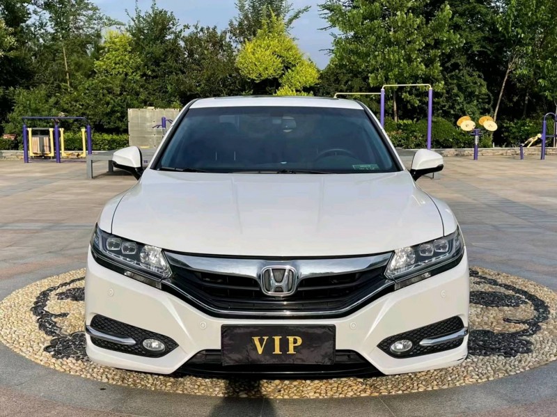 青岛16年本田思铂睿1