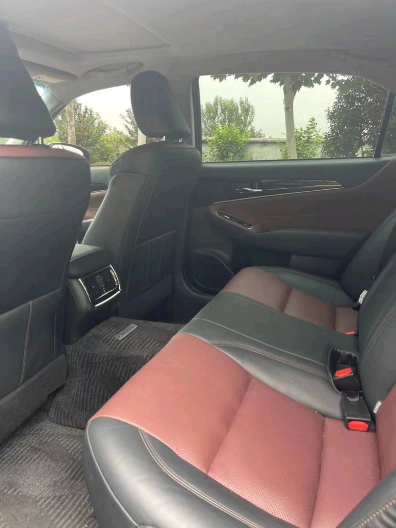 徐州18年丰田皇冠4