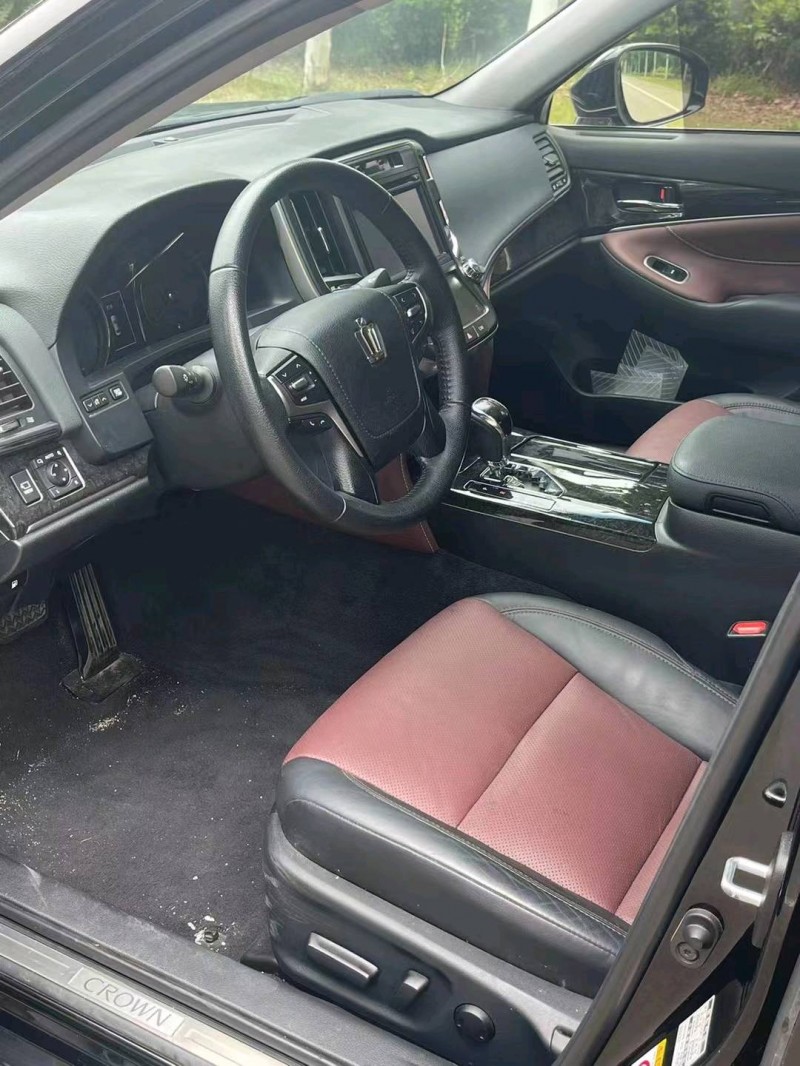 徐州18年丰田皇冠3