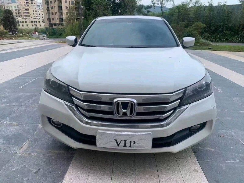 广州16年本田雅阁1