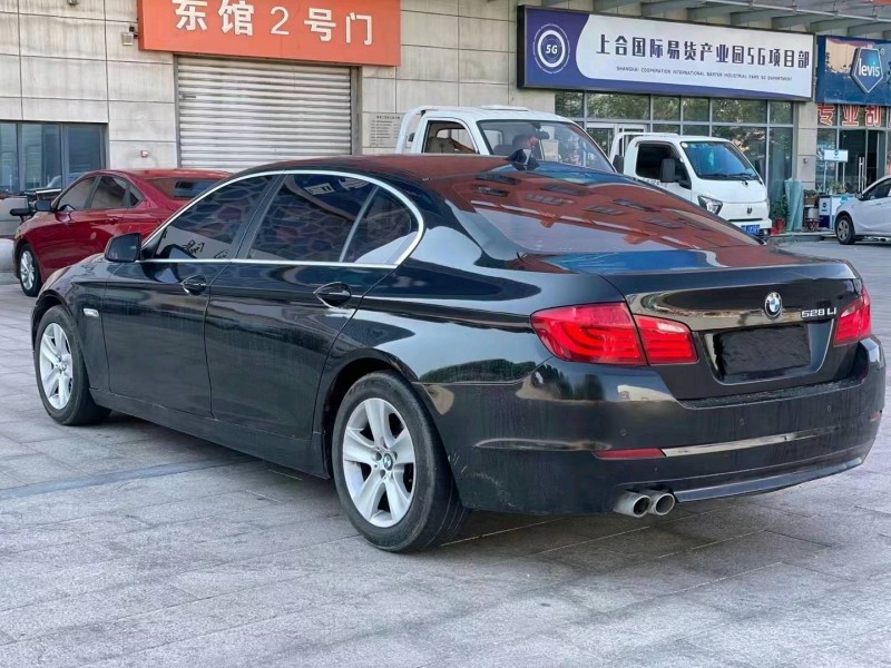 东营11年宝马5系4