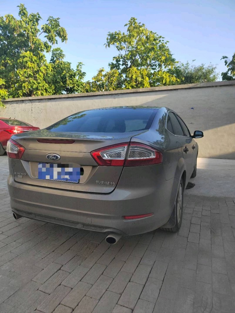 保定14年福特蒙迪欧-致胜8