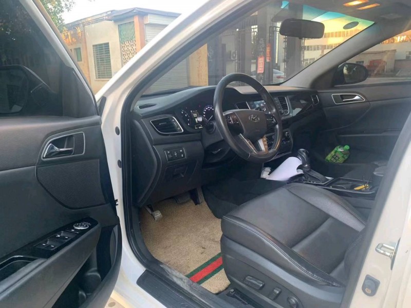 保定17年现代名图4