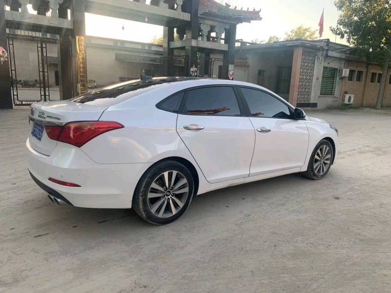 保定17年现代名图7