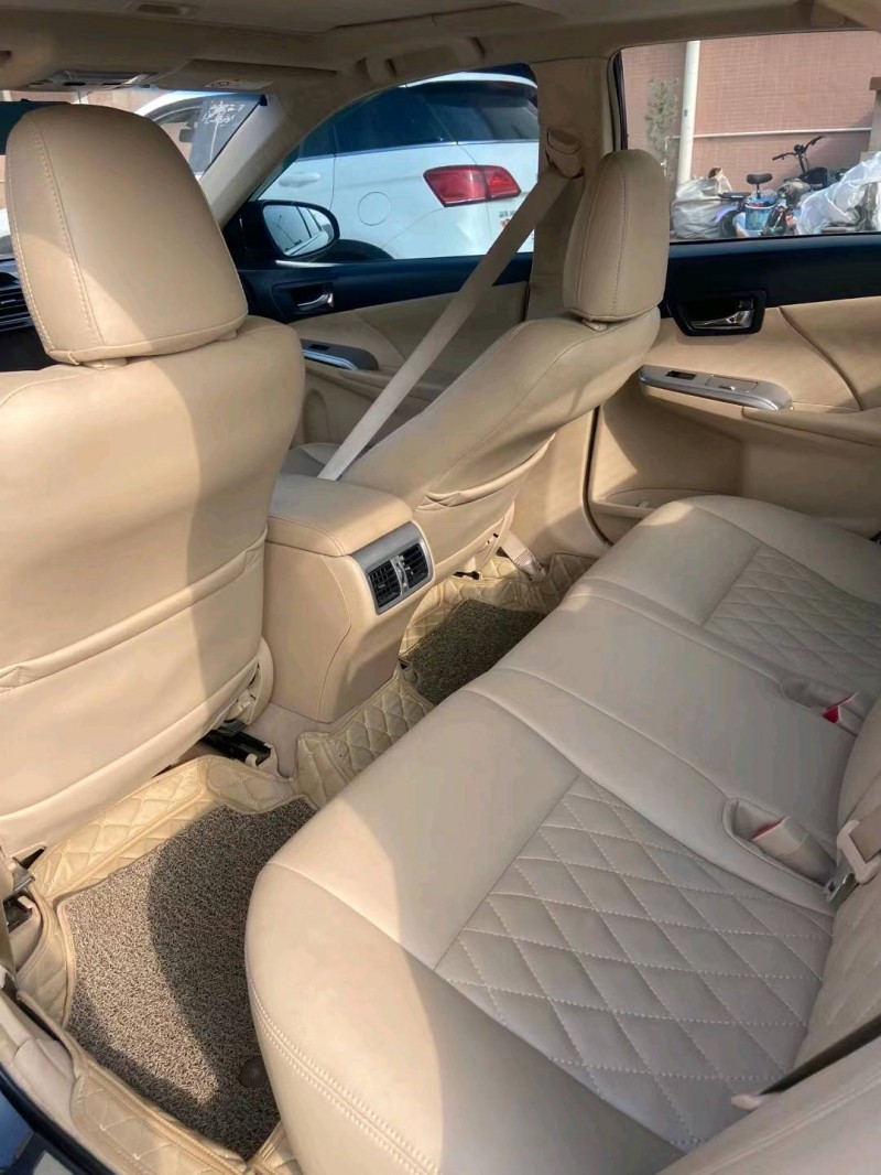 东莞12年丰田凯美瑞5