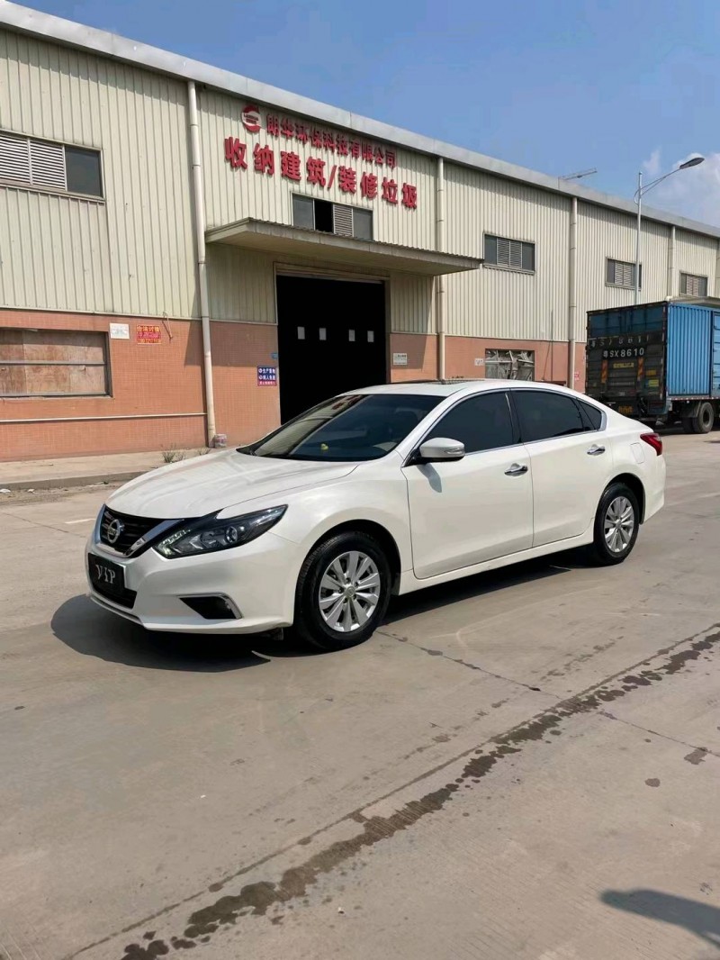 东莞18年日产天籁2