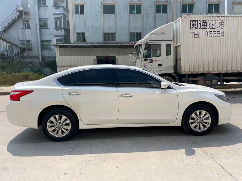 东莞18年日产天籁7