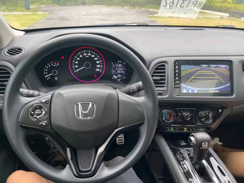 广州21年本田缤智8