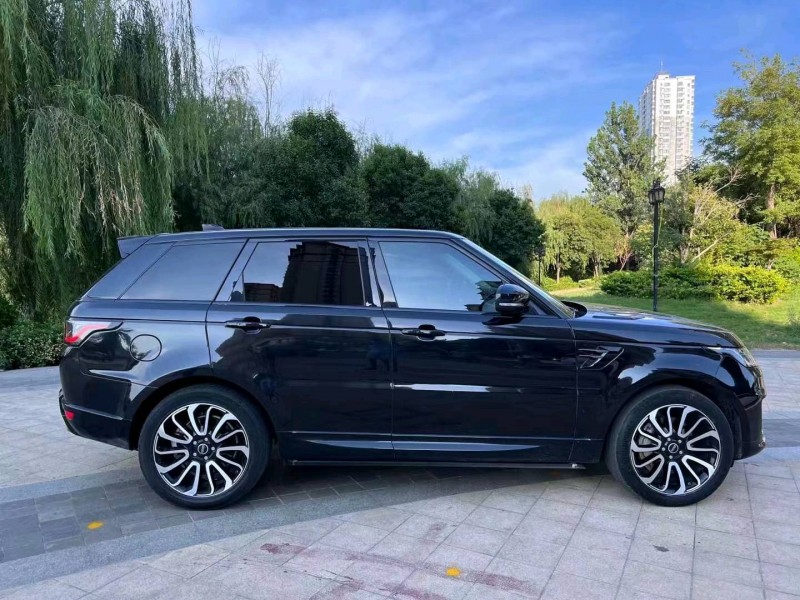 东营19年路虎揽胜运动9