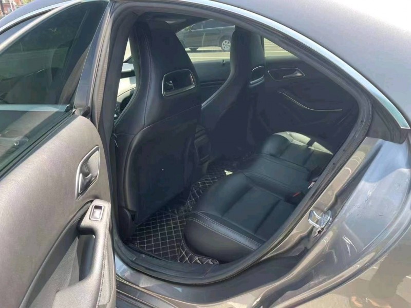 北京18年奔驰CLA8