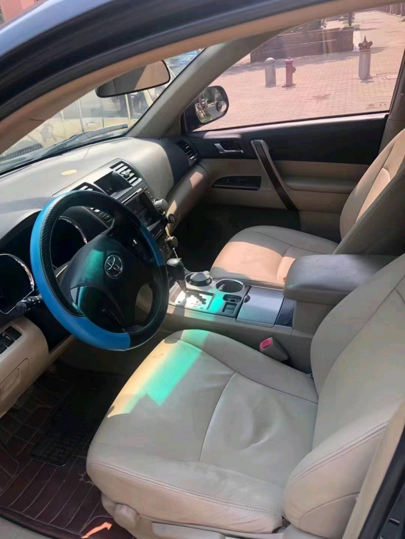 徐州12年丰田汉兰达5