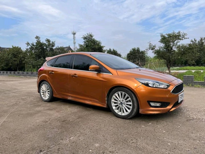 青岛17年福特福克斯3