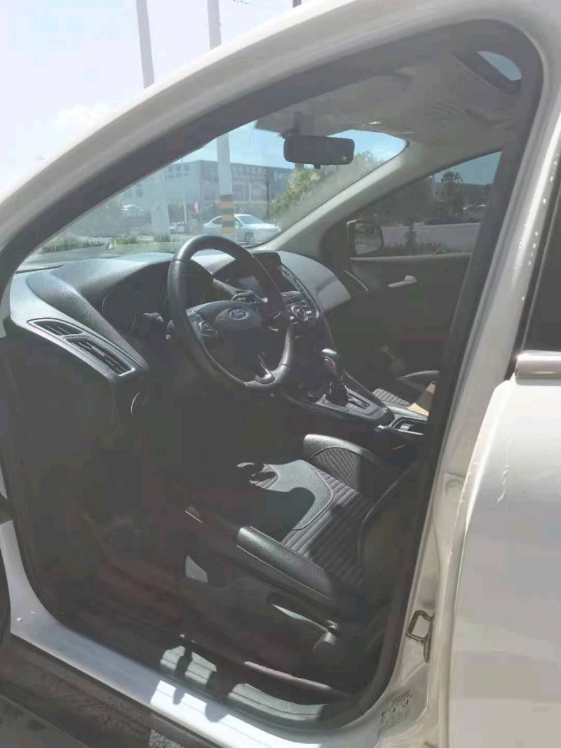 保定20年福特福克斯4