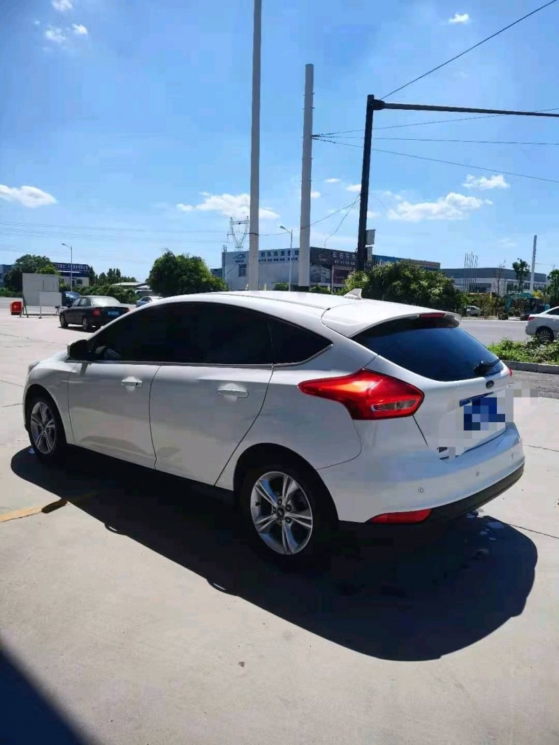 保定20年福特福克斯7