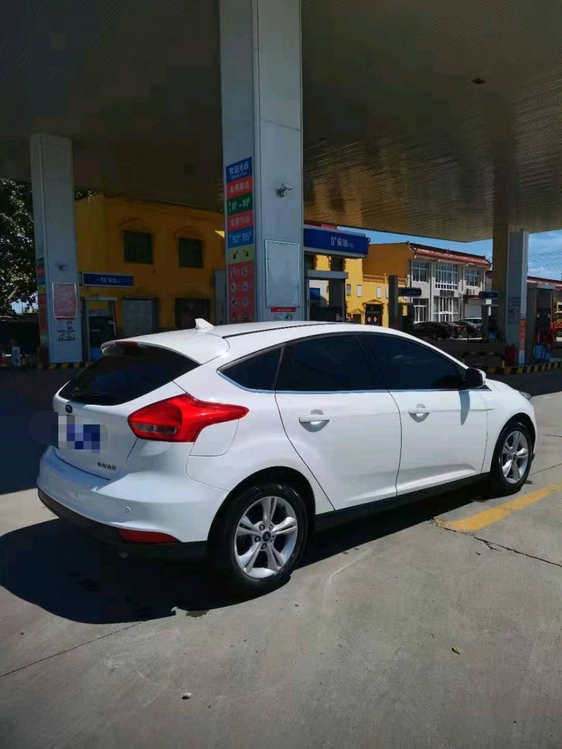 保定20年福特福克斯8