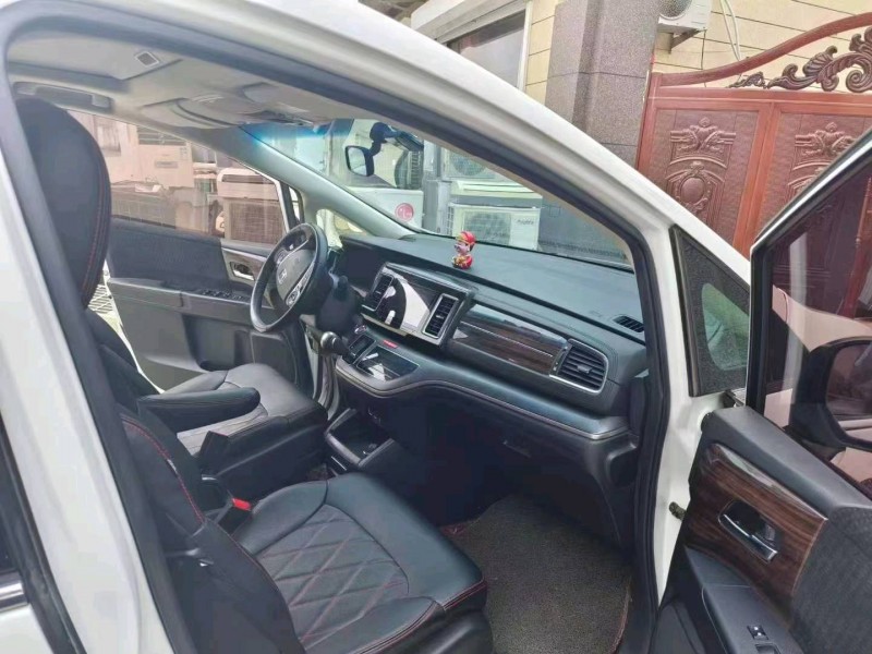 邢台17年本田艾力绅3