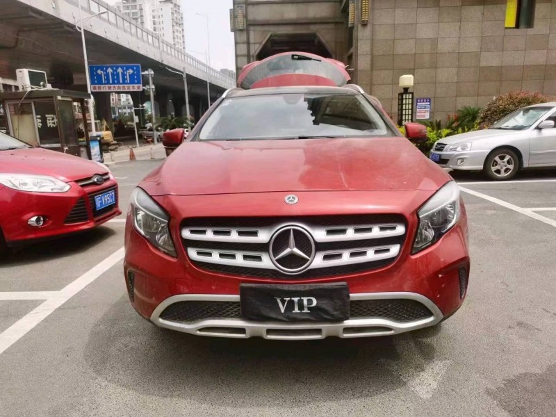 北京18年奔驰GLA1