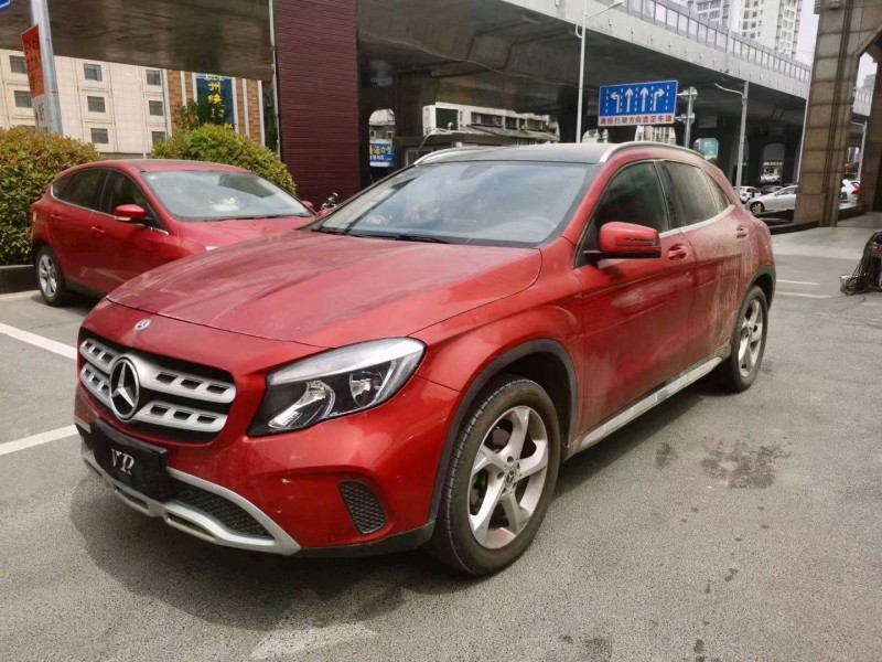 北京18年奔驰GLA3
