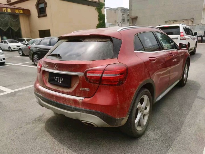 北京18年奔驰GLA4