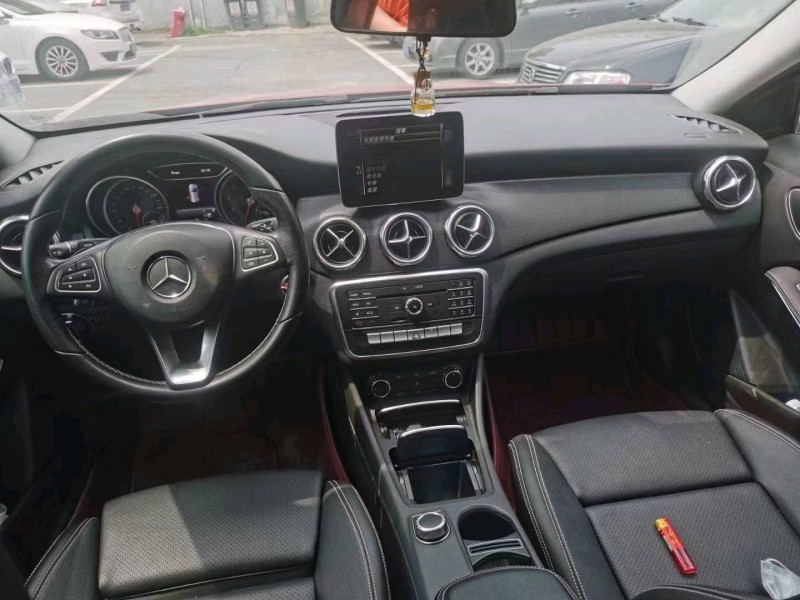 北京18年奔驰GLA9