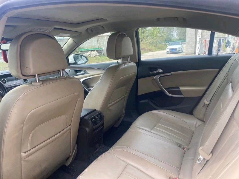 徐州12年别克君威8