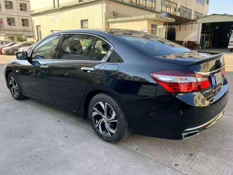 中山17年本田雅阁5