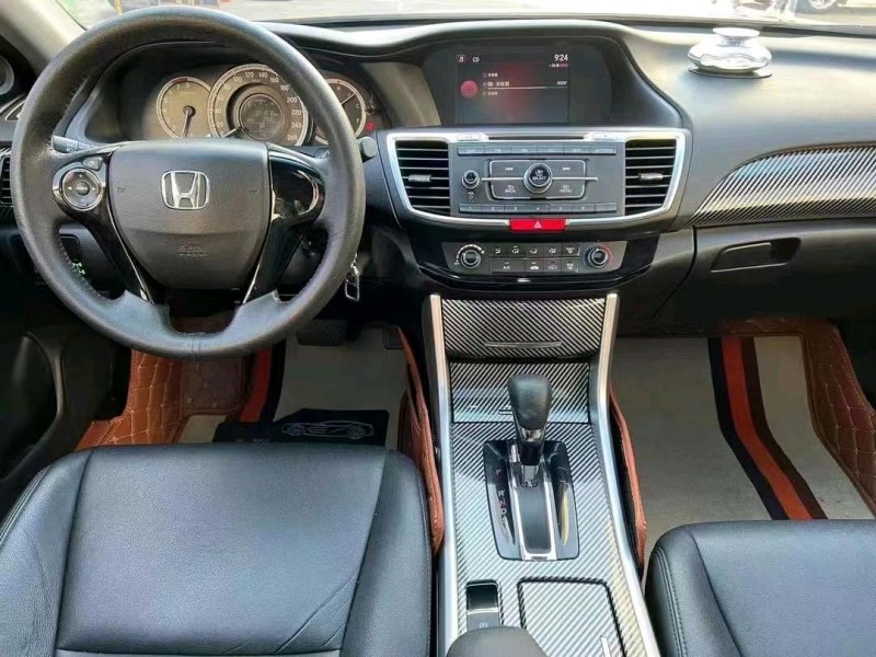 中山17年本田雅阁8