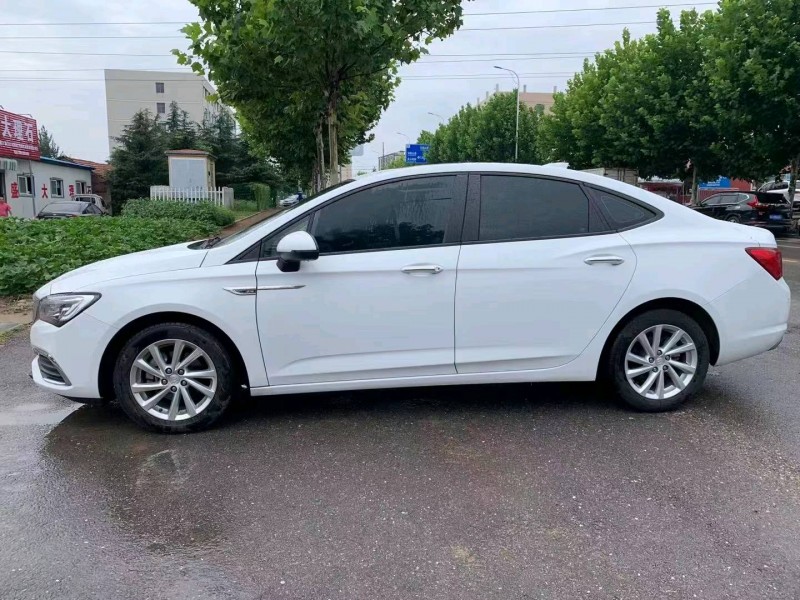 枣庄19年别克威朗8