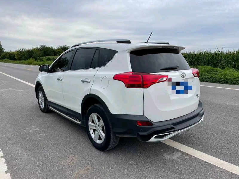 邢台14年丰田RAV4荣放9