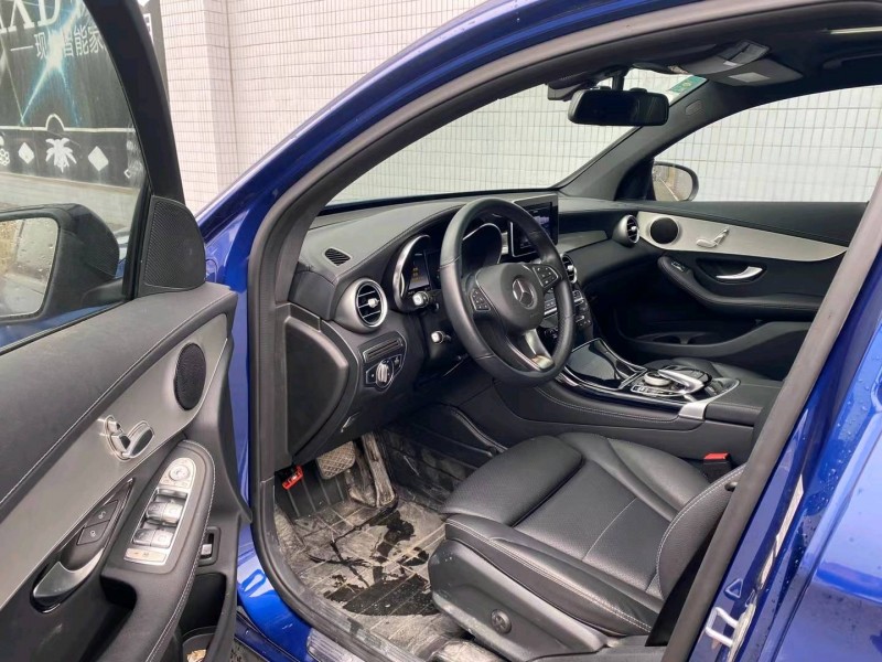 广州19年奔驰GLC7