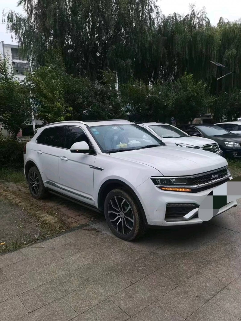 东营17年众泰大迈X73