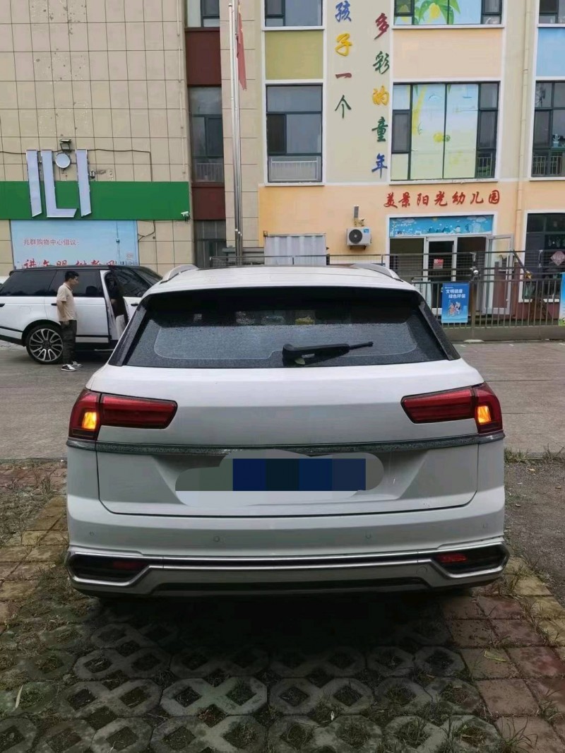 东营17年众泰大迈X77