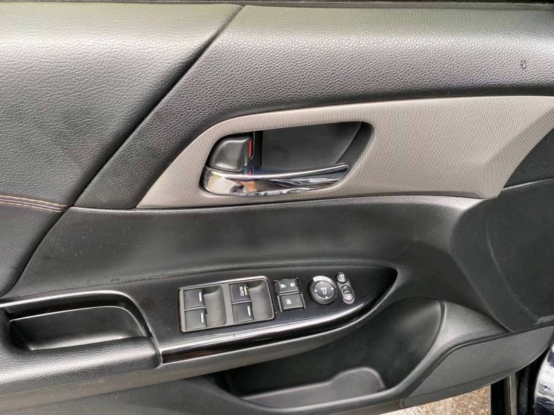 沈阳17年本田雅阁3